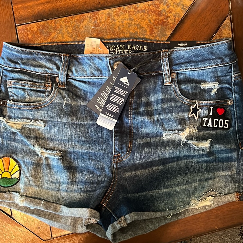 American Eagle NWT size 14 shorts